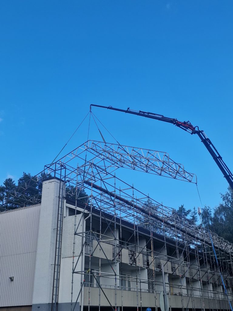 As Oy Mertalammen pienkerrostalon vesikatteen uusiminen